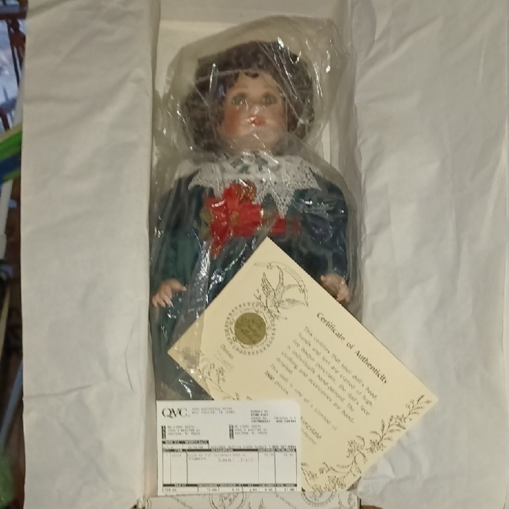 Kingstate Porcelain Doll "Donna"